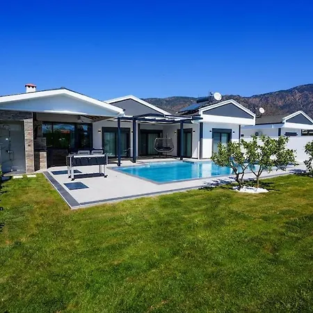 Isitmali Havuzlu Masaj Koltuklu Luks Papatya Villa *