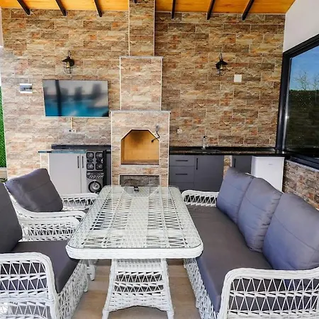 Villa Isitmali Havuzlu Masaj Koltuklu Luks Papatya *
