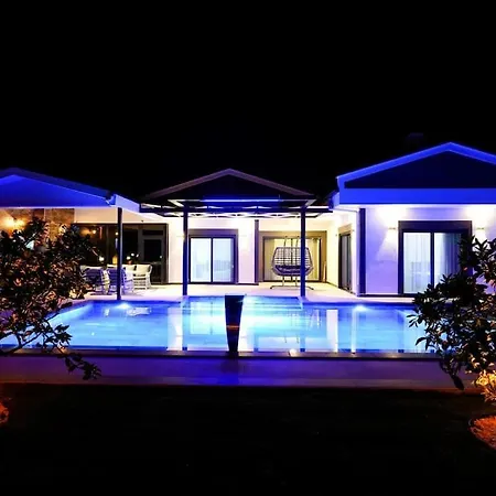 Isitmali Havuzlu Masaj Koltuklu Luks Papatya Villa Toparlar